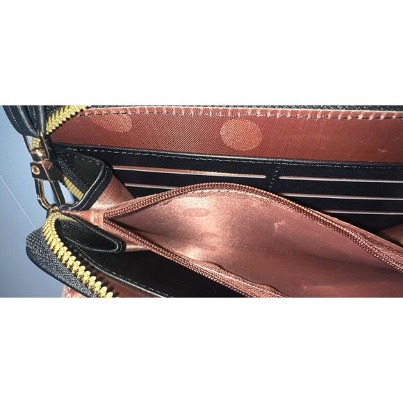 NWT Malibu Skye Olivia Multi-Compartment Wallet Crossbody Bag Vegan Leather - Picture 7 of 12